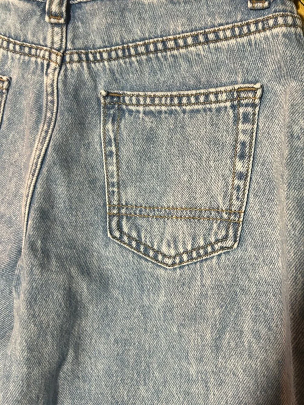 Girls Mid-Rise Wide Leg Jeans Cat & Jack Light Wash Girls Size 6 Baggy